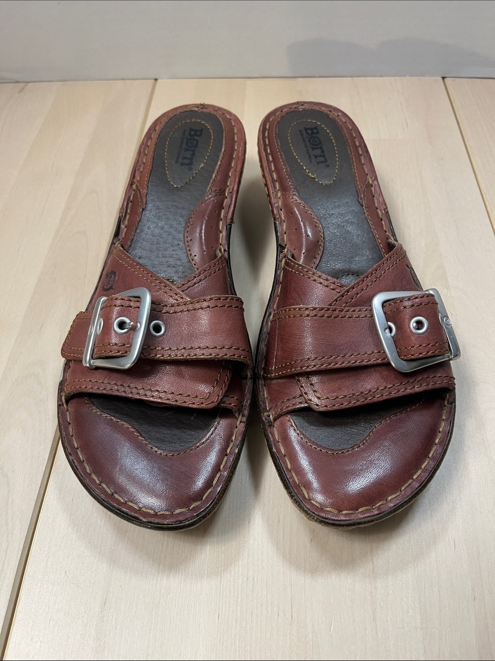 Born Lolly Brown Leather Slip On Slides Comfort Sandals w/ Buckle Womenโs Sz 10
